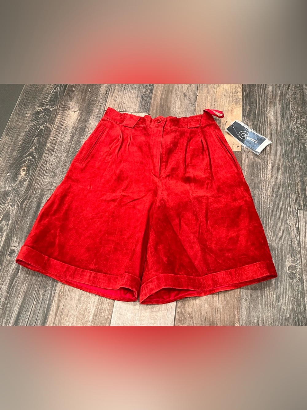 Cedars NWT Vintage Suede Leather Pleated High Rise Shorts Red Sz 12 Wide Leg